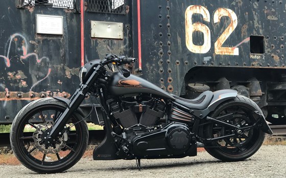 Umgebautes Motorrad Harley-Davidson Softail Breakout 114 FXBRS von X-Trem Custombikes - Bild 16 Umgebautes Motorrad Harley-Davidson Softail Breakout 114 FXBRS von X-Trem Custombikes - Bild 16