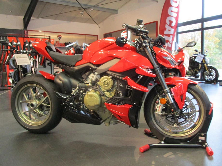 Umbgebautes Motorrad Ducati Streetfighter V4 Bild 5: Umbgebautes Motorrad Ducati Streetfighter V4