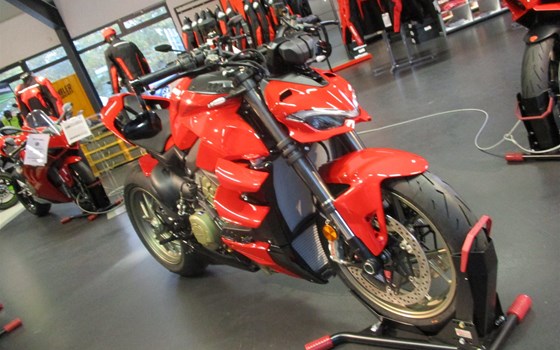 Umgebautes Motorrad Ducati Streetfighter V4 von Team Wahlers GmbH - Bild 9 Umgebautes Motorrad Ducati Streetfighter V4 von Team Wahlers GmbH - Bild 9