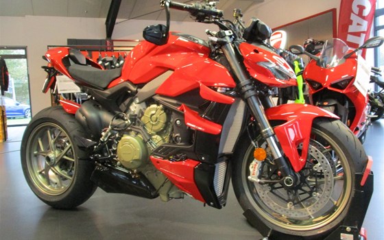 Umgebautes Motorrad Ducati Streetfighter V4 von Team Wahlers GmbH - Bild 1 Umgebautes Motorrad Ducati Streetfighter V4 von Team Wahlers GmbH - Bild 1