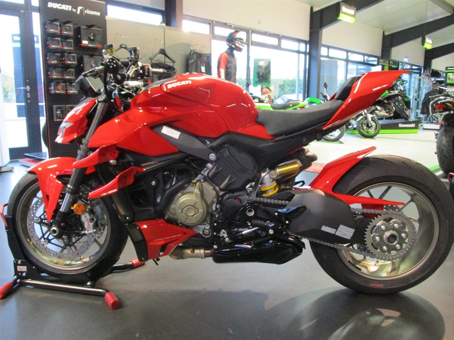 Umbgebautes Motorrad Ducati Streetfighter V4 Bild 3: Umbgebautes Motorrad Ducati Streetfighter V4