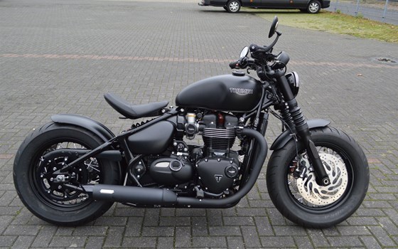 Umgebautes Motorrad Triumph Bonneville Bobber Black von Motorrad Lörper, Inh. Martin Lörper - Bild 1 Umgebautes Motorrad Triumph Bonneville Bobber Black von Motorrad Lörper, Inh. Martin Lörper - Bild 1