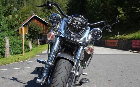 Umgebautes Motorrad Harley-Davidson Touring Road King FLHR von Reibnkustomizastahlhelm - Bild 6 Umgebautes Motorrad Harley-Davidson Touring Road King FLHR von Reibnkustomizastahlhelm - Bild 6