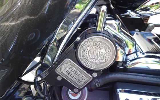 Umgebautes Motorrad Harley-Davidson Touring Road King FLHR von Reibnkustomizastahlhelm - Bild 8 Umgebautes Motorrad Harley-Davidson Touring Road King FLHR von Reibnkustomizastahlhelm - Bild 8