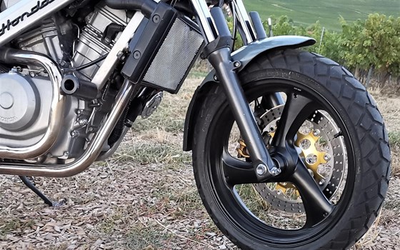 Umgebautes Motorrad Honda NTV 650 Revere von user1194961 - Bild 2 Umgebautes Motorrad Honda NTV 650 Revere von user1194961 - Bild 2