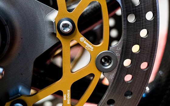 Umgebautes Motorrad Yamaha R1 von MZB Motorrad Bonn GmbH - Bild 8 Umgebautes Motorrad Yamaha R1 von MZB Motorrad Bonn GmbH - Bild 8