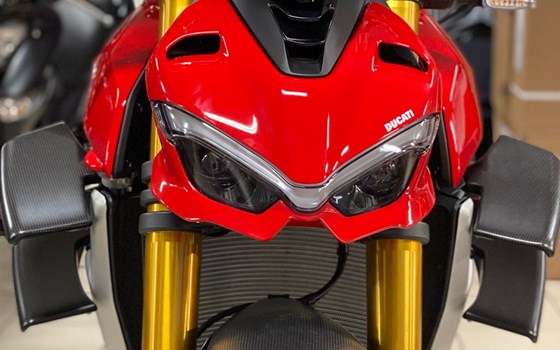 Umgebautes Motorrad Ducati Streetfighter V4 S von Motorradhaus Steinbach GmbH - Bild 1 Umgebautes Motorrad Ducati Streetfighter V4 S von Motorradhaus Steinbach GmbH - Bild 1