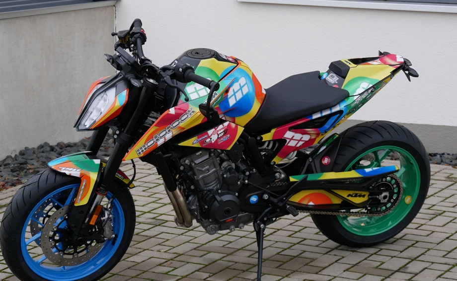 Umbgebautes Motorrad KTM 790 Duke Bild 1: Umbgebautes Motorrad KTM 790 Duke