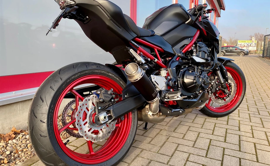 Umbgebautes Motorrad Kawasaki Z900 Bild 9: Umbgebautes Motorrad Kawasaki Z900