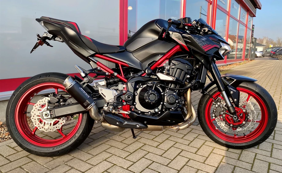 Umbgebautes Motorrad Kawasaki Z900 Bild 1: Umbgebautes Motorrad Kawasaki Z900