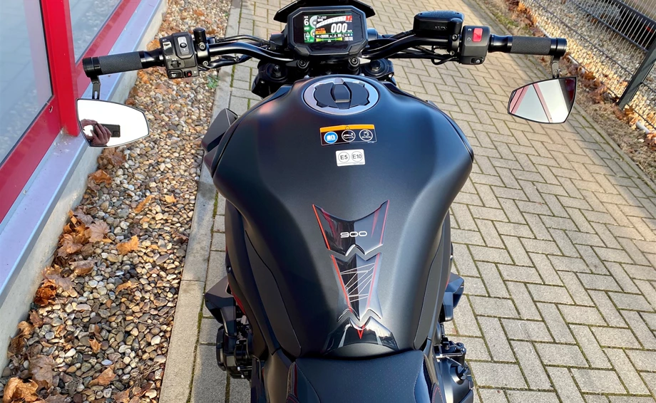 Umbgebautes Motorrad Kawasaki Z900 Bild 12: Umbgebautes Motorrad Kawasaki Z900