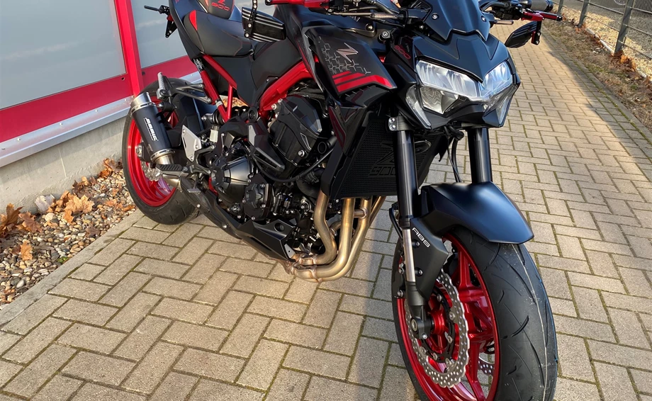 Umbgebautes Motorrad Kawasaki Z900 Bild 16: Umbgebautes Motorrad Kawasaki Z900
