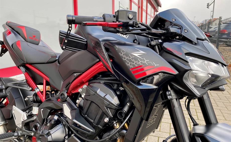 Umbgebautes Motorrad Kawasaki Z900 Bild 7: Umbgebautes Motorrad Kawasaki Z900