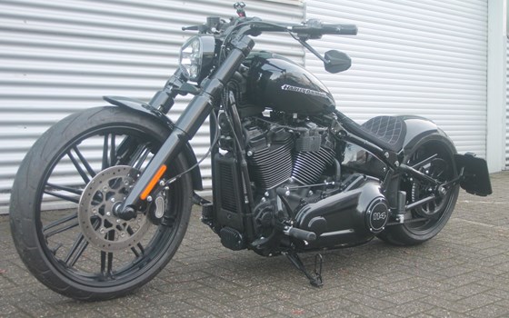 Umgebautes Motorrad Harley-Davidson Softail Breakout 114 FXBRS von X-Trem Custombikes - Bild 15 Umgebautes Motorrad Harley-Davidson Softail Breakout 114 FXBRS von X-Trem Custombikes - Bild 15