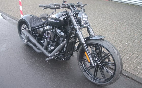 Umgebautes Motorrad Harley-Davidson Softail Breakout 114 FXBRS von X-Trem Custombikes - Bild 22 Umgebautes Motorrad Harley-Davidson Softail Breakout 114 FXBRS von X-Trem Custombikes - Bild 22
