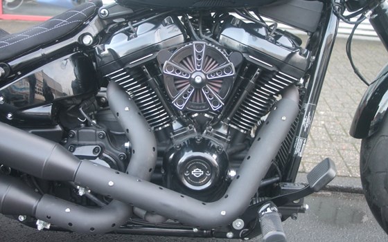 Umgebautes Motorrad Harley-Davidson Softail Breakout 114 FXBRS von X-Trem Custombikes - Bild 9 Umgebautes Motorrad Harley-Davidson Softail Breakout 114 FXBRS von X-Trem Custombikes - Bild 9
