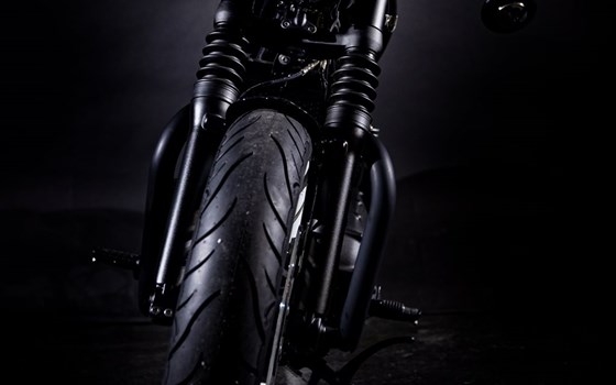 Umgebautes Motorrad Triumph Bonneville Bobber Black von Triumph Emsland - Hertrampf Racing - Bild 4 Umgebautes Motorrad Triumph Bonneville Bobber Black von Triumph Emsland - Hertrampf Racing - Bild 4