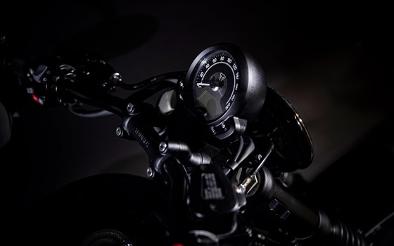 Umgebautes Motorrad Triumph Bonneville Bobber Black von Triumph Emsland - Hertrampf Racing - Bild 11 Umgebautes Motorrad Triumph Bonneville Bobber Black von Triumph Emsland - Hertrampf Racing - Bild 11