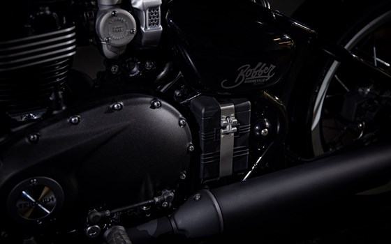 Umgebautes Motorrad Triumph Bonneville Bobber Black von Triumph Emsland - Hertrampf Racing - Bild 12 Umgebautes Motorrad Triumph Bonneville Bobber Black von Triumph Emsland - Hertrampf Racing - Bild 12