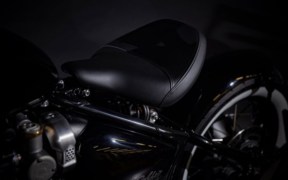 Umgebautes Motorrad Triumph Bonneville Bobber Black von Triumph Emsland - Hertrampf Racing - Bild 14 Umgebautes Motorrad Triumph Bonneville Bobber Black von Triumph Emsland - Hertrampf Racing - Bild 14