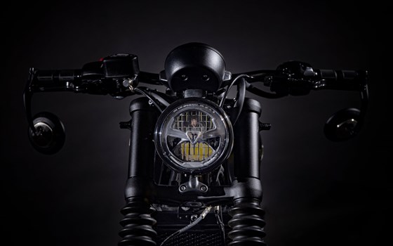 Umgebautes Motorrad Triumph Bonneville Bobber Black von Triumph Emsland - Hertrampf Racing - Bild 15 Umgebautes Motorrad Triumph Bonneville Bobber Black von Triumph Emsland - Hertrampf Racing - Bild 15