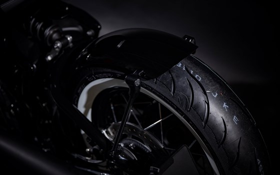 Umgebautes Motorrad Triumph Bonneville Bobber Black von Triumph Emsland - Hertrampf Racing - Bild 16 Umgebautes Motorrad Triumph Bonneville Bobber Black von Triumph Emsland - Hertrampf Racing - Bild 16