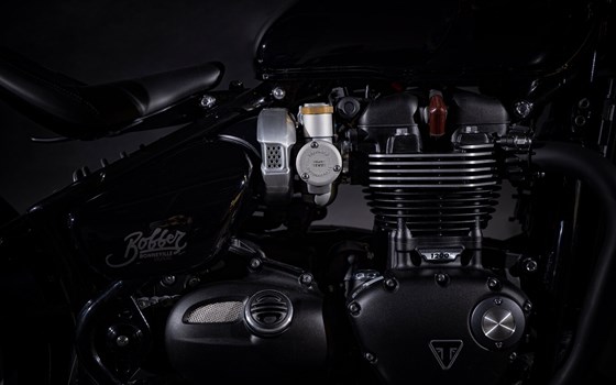 Umgebautes Motorrad Triumph Bonneville Bobber Black von Triumph Emsland - Hertrampf Racing - Bild 27 Umgebautes Motorrad Triumph Bonneville Bobber Black von Triumph Emsland - Hertrampf Racing - Bild 27