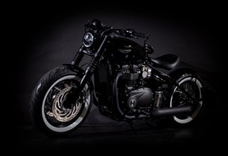 Triumph Bonneville Bobber Black