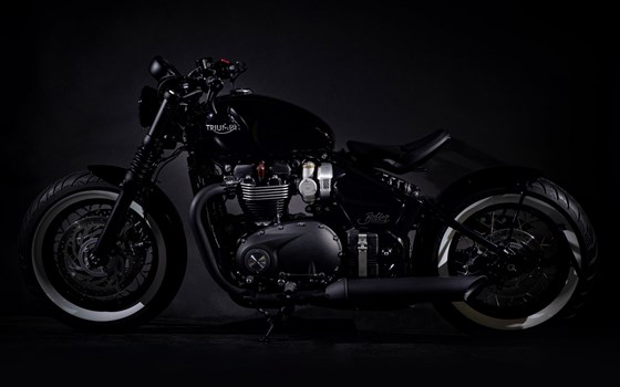 Umgebautes Motorrad Triumph Bonneville Bobber Black von Triumph Emsland - Hertrampf Racing - Bild 3 Umgebautes Motorrad Triumph Bonneville Bobber Black von Triumph Emsland - Hertrampf Racing - Bild 3