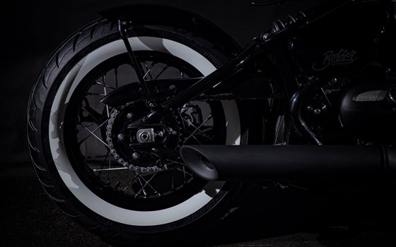 Umgebautes Motorrad Triumph Bonneville Bobber Black von Triumph Emsland - Hertrampf Racing - Bild 9 Umgebautes Motorrad Triumph Bonneville Bobber Black von Triumph Emsland - Hertrampf Racing - Bild 9