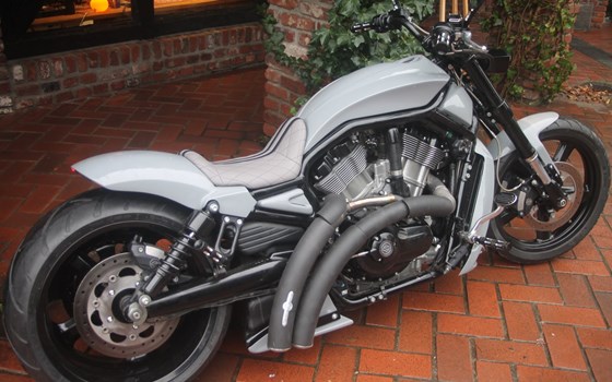 Umgebautes Motorrad Harley-Davidson V-Rod Muscle VRSCF von X-Trem Custombikes - Bild 2 Umgebautes Motorrad Harley-Davidson V-Rod Muscle VRSCF von X-Trem Custombikes - Bild 2