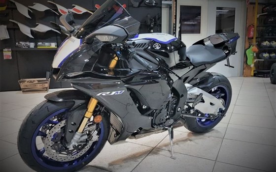 Umgebautes Motorrad Yamaha R1M von Scholly´s Motorrad GmbH - Bild 1