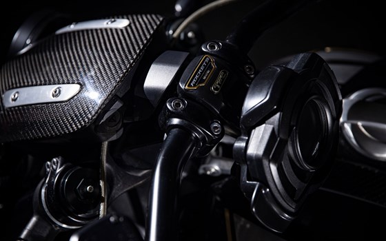 Umgebautes Motorrad Triumph Rocket 3 TFC von Triumph Emsland - Hertrampf Racing - Bild 15 Umgebautes Motorrad Triumph Rocket 3 TFC von Triumph Emsland - Hertrampf Racing - Bild 15