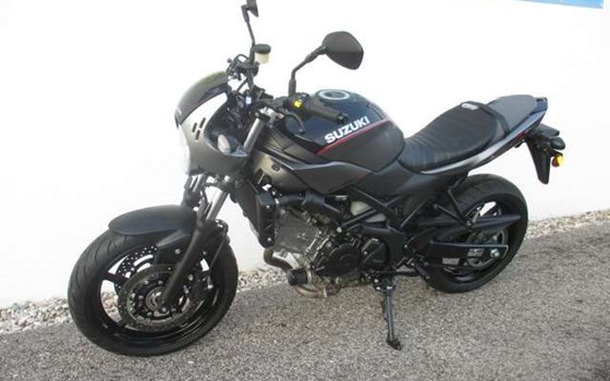Umgebautes Motorrad Suzuki SV650X von Motorrad Eschlberger - Bild 2 Umgebautes Motorrad Suzuki SV650X von Motorrad Eschlberger - Bild 2