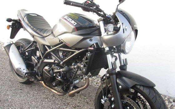 Umgebautes Motorrad Suzuki SV650X von Motorrad Eschlberger - Bild 9 Umgebautes Motorrad Suzuki SV650X von Motorrad Eschlberger - Bild 9