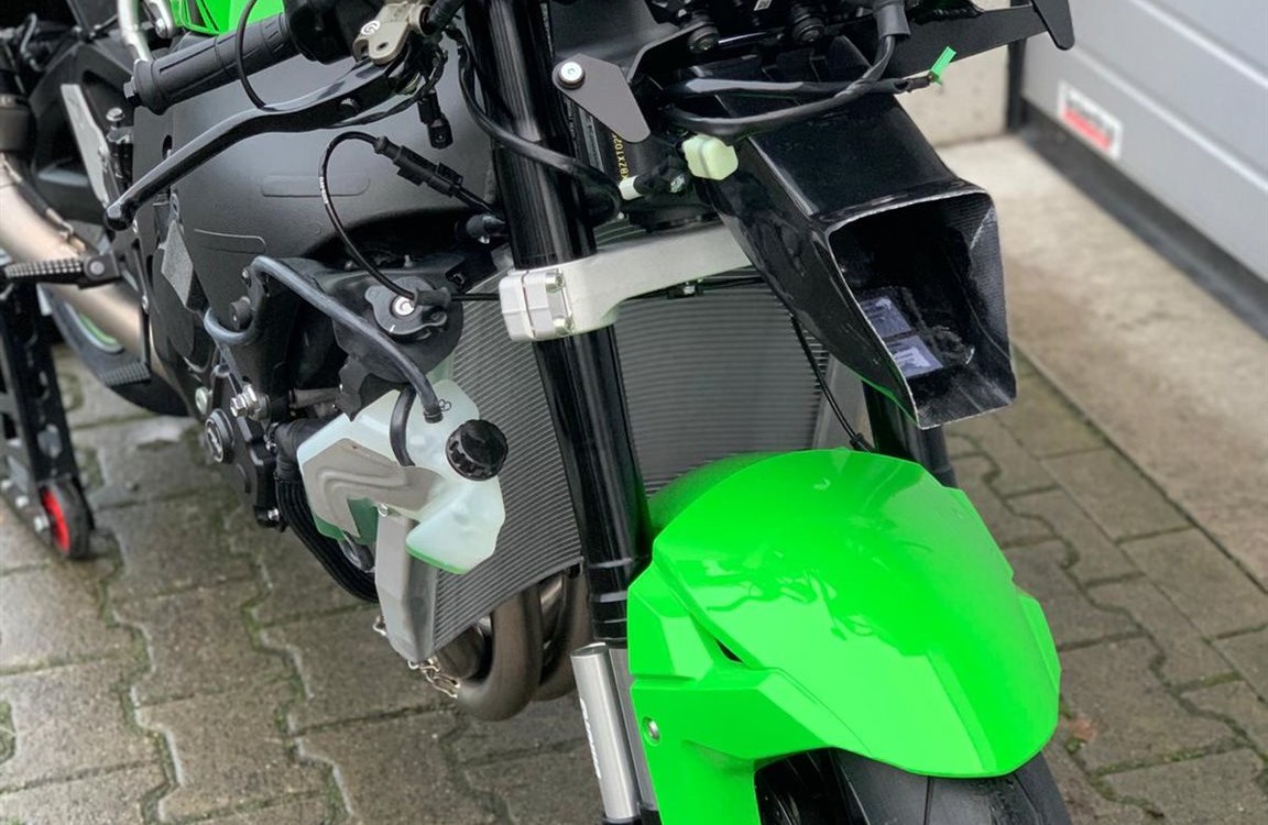 Umbgebautes Motorrad Kawasaki Ninja ZX-10RR