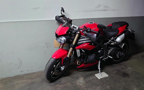 Umgebautes Motorrad Triumph Speed Triple S von Stenli - Bild 3 Umgebautes Motorrad Triumph Speed Triple S von Stenli - Bild 3