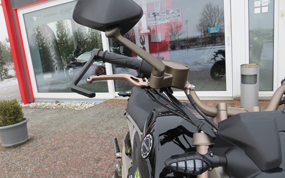 Umgebautes Motorrad Zontes ZT 125-G1 von RB-Motorsports Bike & Car Service Ronny Bloch - Bild 2 Umgebautes Motorrad Zontes ZT 125-G1 von RB-Motorsports Bike & Car Service Ronny Bloch - Bild 2