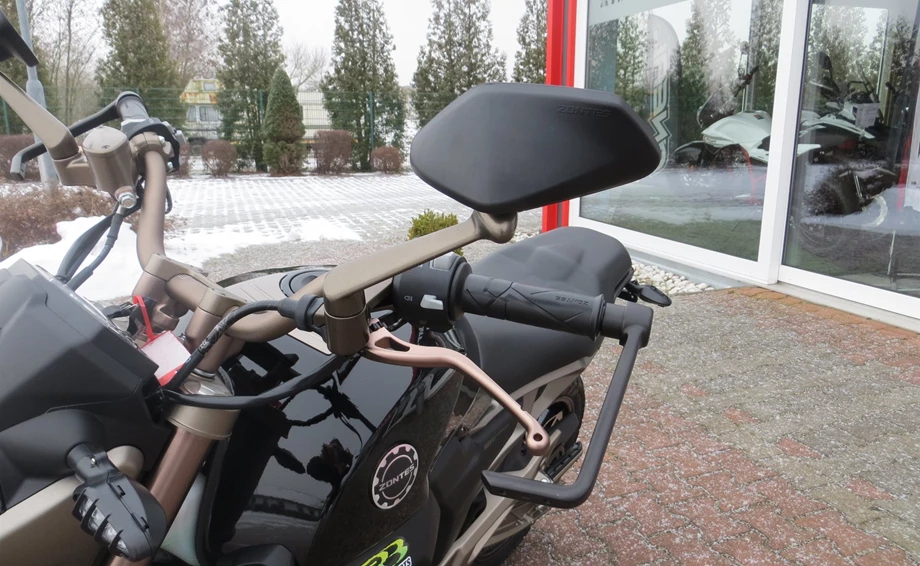 Umbgebautes Motorrad Zontes ZT 125-G1 Bild 3: Umbgebautes Motorrad Zontes ZT 125-G1