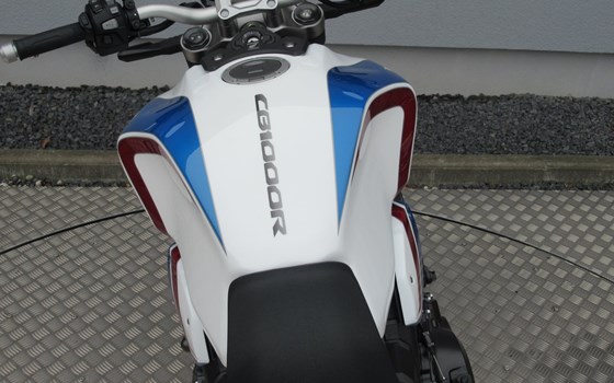 Umgebautes Motorrad Honda CB 1000 R von Zweiradtechnik Jörg Schlieter - Bild 10 Umgebautes Motorrad Honda CB 1000 R von Zweiradtechnik Jörg Schlieter - Bild 10