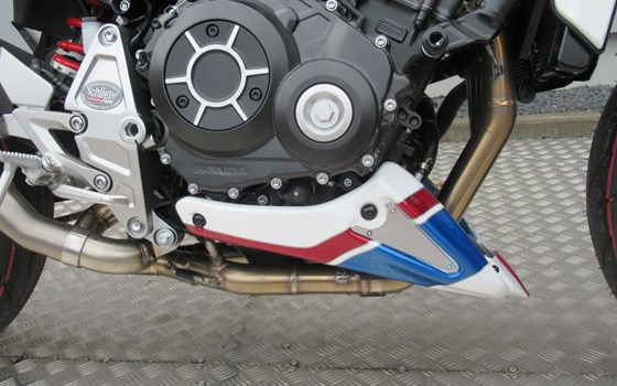 Umgebautes Motorrad Honda CB 1000 R von Zweiradtechnik Jörg Schlieter - Bild 5 Umgebautes Motorrad Honda CB 1000 R von Zweiradtechnik Jörg Schlieter - Bild 5