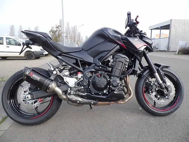 Umbgebautes Motorrad Kawasaki Z900 Bild 1: Umbgebautes Motorrad Kawasaki Z900