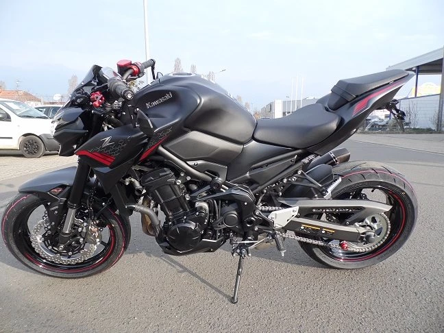 Umbgebautes Motorrad Kawasaki Z900 Bild 2: Umbgebautes Motorrad Kawasaki Z900