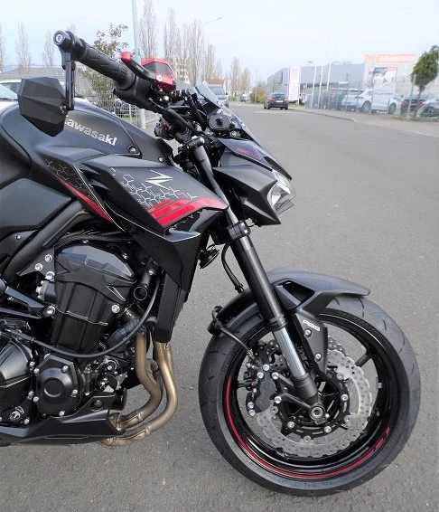 Umbgebautes Motorrad Kawasaki Z900 Bild 10: Umbgebautes Motorrad Kawasaki Z900