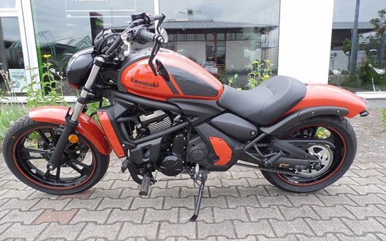 Umgebautes Motorrad Kawasaki Vulcan S von Bruno Treutlein Motorradhandel und Service - Bild 2 Umgebautes Motorrad Kawasaki Vulcan S von Bruno Treutlein Motorradhandel und Service - Bild 2