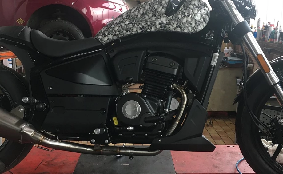 Umbgebautes Motorrad Leonart Pilder 125 Bild 28: Umbgebautes Motorrad Leonart Pilder 125