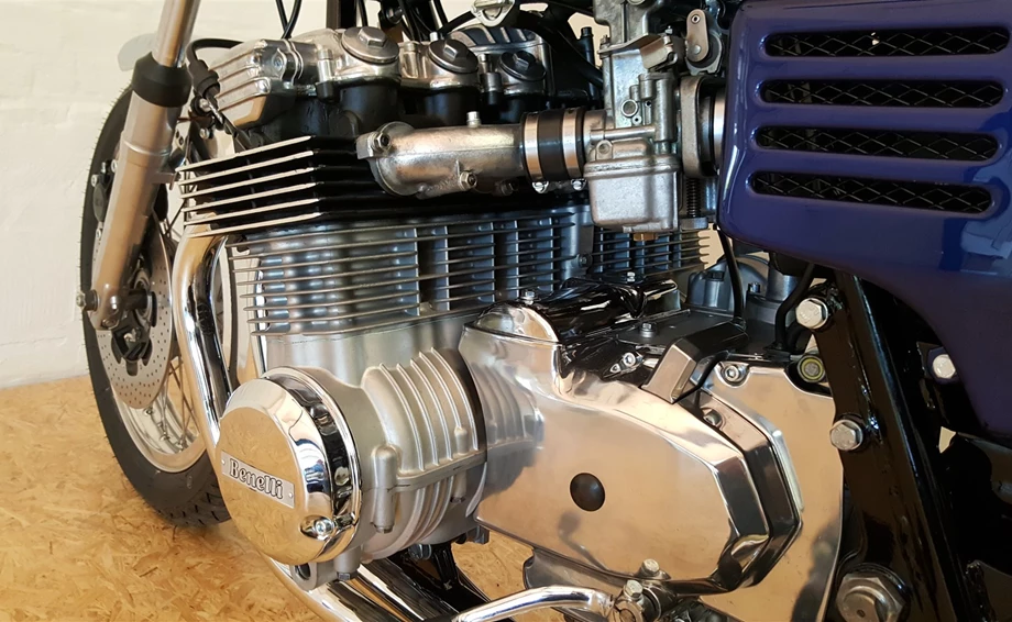 Umbgebautes Motorrad Benelli 750 Sei Bild 6: Umbgebautes Motorrad Benelli 750 Sei