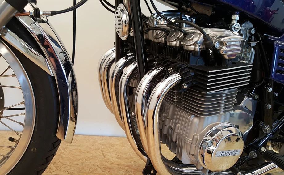 Umbgebautes Motorrad Benelli 750 Sei Bild 7: Umbgebautes Motorrad Benelli 750 Sei