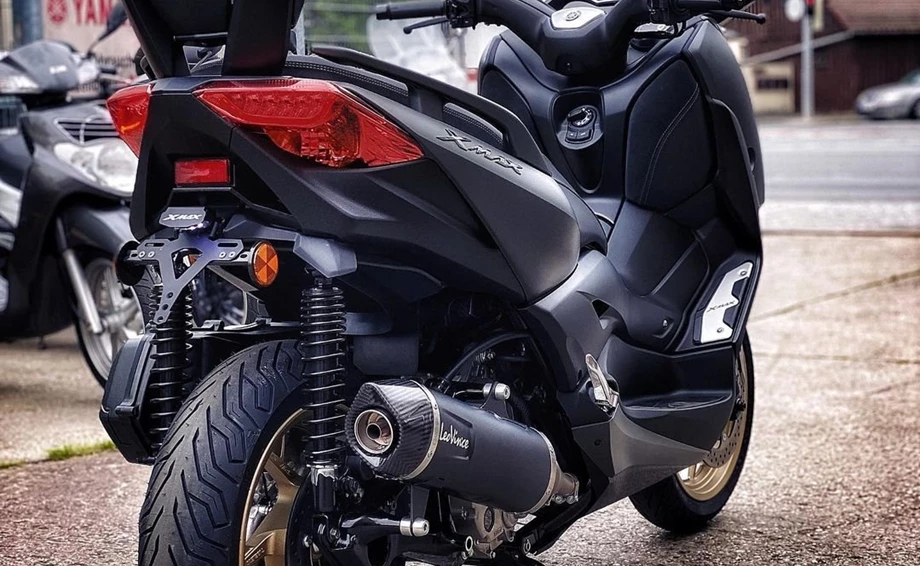 Umbgebautes Motorrad Yamaha XMAX 300 Tech MAX Bild 3: Umbgebautes Motorrad Yamaha XMAX 300 Tech MAX