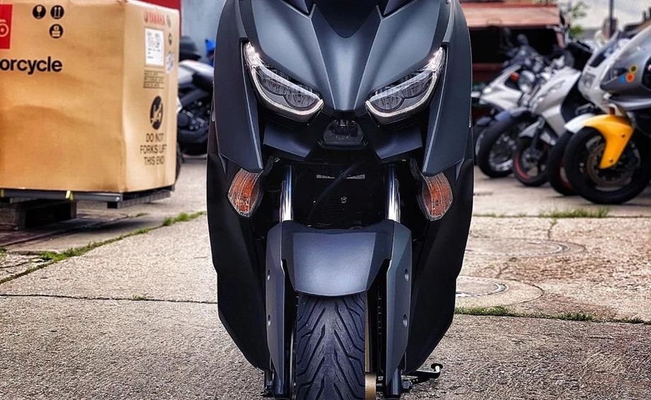 Umbgebautes Motorrad Yamaha XMAX 300 Tech MAX Bild 2: Umbgebautes Motorrad Yamaha XMAX 300 Tech MAX